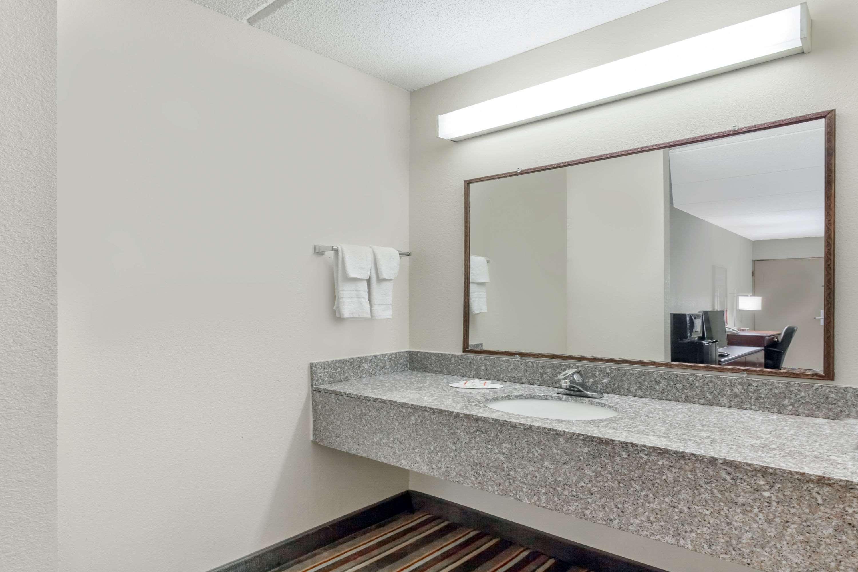 Clarion Pointe Valley Inn Kimball Esterno foto
